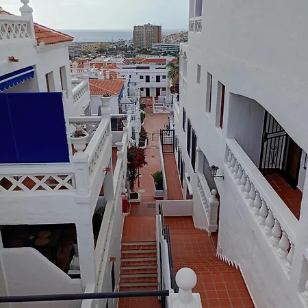 Happy Place - 1 Double Bedroom Apartment